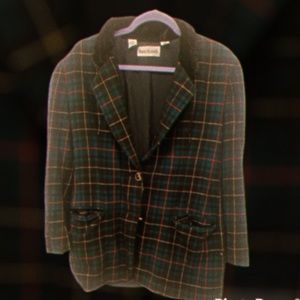 Beautiful green plaid Anne KleinII Blazer.
